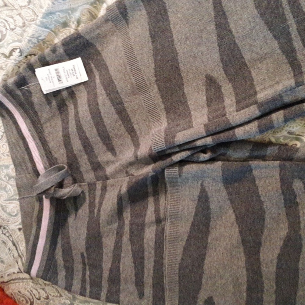 NWT Splendid Gray Zebra Print Pants - Picture 4 of 4